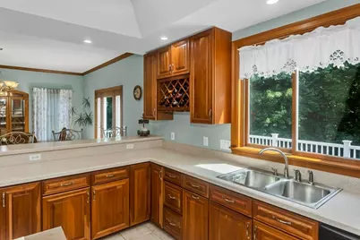27 Landing Dr, Chicopee, MA 01020 - Photo 6