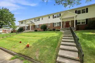 90 Colonial Cir, Chicopee, MA 01020 - Photo 24