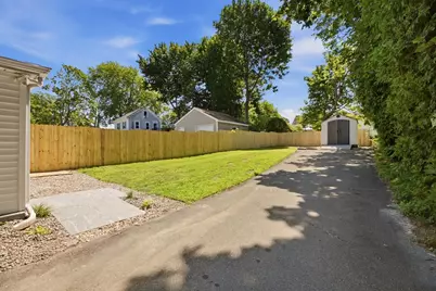225 Mount Pleasant St, Fall River, MA 02720 - Photo 32