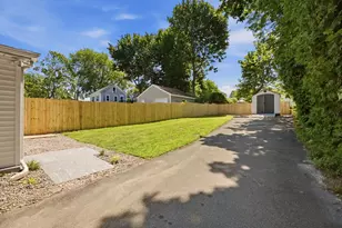 225 Mt Pleasant St, Fall River, MA 02720 - Photo 32