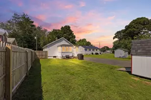 37 Kensington St, Agawam, MA 01030 - Photo 32