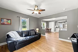 37 Kensington St, Agawam, MA 01030 - Photo 6