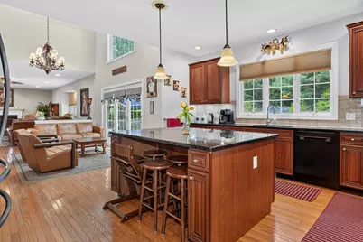 18 Valley View Dr, Grafton, MA 01536 - Photo 4