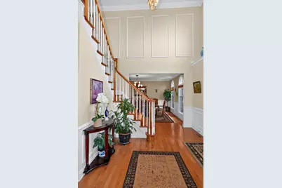 18 Valley View Dr, Grafton, MA 01536 - Photo 2