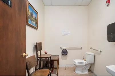 127 Faunce Corner Rd, Dartmouth, MA 02747 - Photo 18