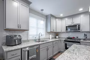 14 Pasture, Nashua, NH 03062 - Photo 2