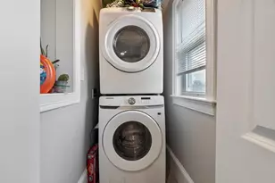 11 Town Hill St, Quincy, MA 02169 - Photo 8