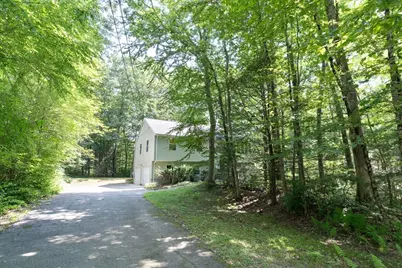 611 Henshaw St, Leicester, MA 01542 - Photo 2