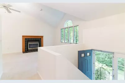 611 Henshaw St, Leicester, MA 01542 - Photo 12