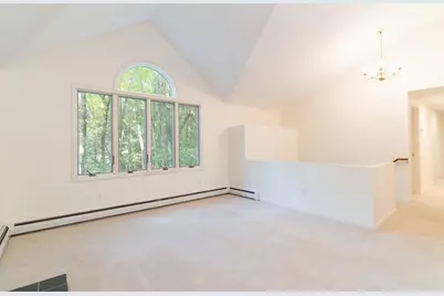 611 Henshaw St, Leicester, MA 01542 - Photo 10