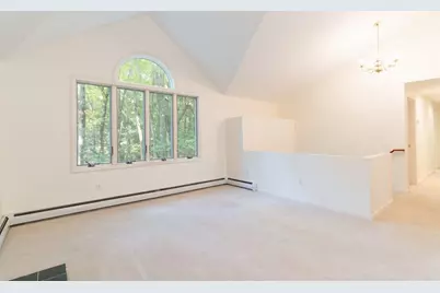 611 Henshaw St, Leicester, MA 01542 - Photo 10