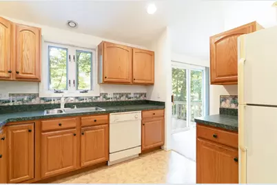 611 Henshaw St, Leicester, MA 01542 - Photo 14
