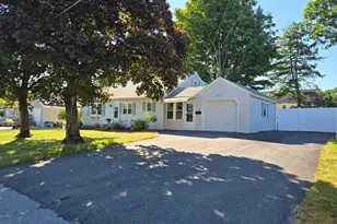14 Ridgewood Cir, Lawrence, MA 01843 - Photo 2