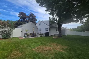 14 Ridgewood Cir, Lawrence, MA 01843 - Photo 6