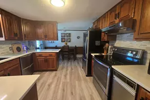 14 Ridgewood Cir, Lawrence, MA 01843 - Photo 10