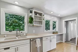 36 Regal St, Holliston, MA 01746 - Photo 8