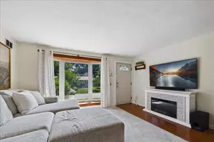 36 Regal St, Holliston, MA 01746 - Photo 2