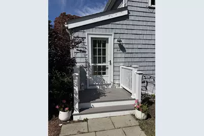 44 Mount Vernon St, Peabody, MA 01960 - Photo 2