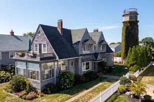 11 Bluff Rd, Hull, MA 02045 - Photo 1