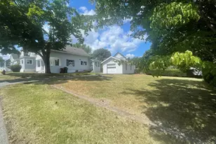 35 Sparks St, Lowell, MA 01854 - Photo 2