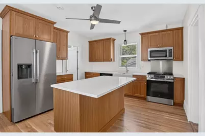 33 Parsons St, Newton, MA 02465 - Photo 6