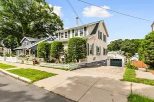 42 Piedmont St, Lynn, MA 01904 - Photo 2