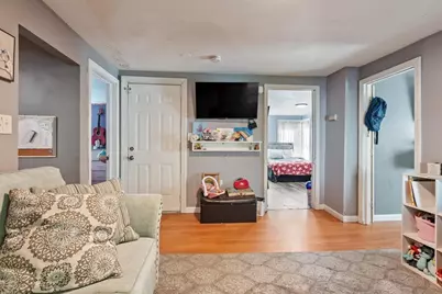 25 Goddard St, Fitchburg, MA 01420 - Photo 8
