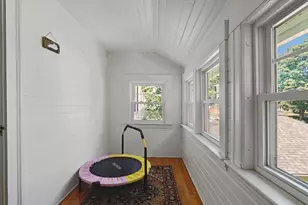 1055 Pleasant, Worcester, MA 01602 - Photo 32