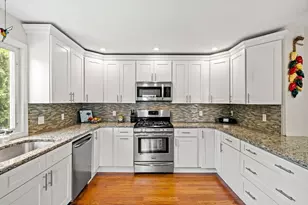 15 Beacon St, Salem, MA 01970 - Photo 8