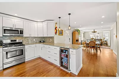 15 Beacon St, Salem, MA 01970 - Photo 2