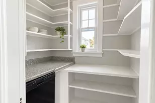 106 W Adams St, Somerville, MA 02144 - Photo 4