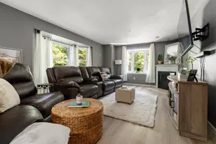 2101 Old Bridge Ln, Bellingham, MA 02019 - Photo 4