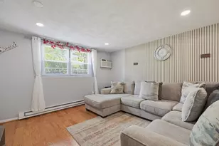 91 Pleasant St, Medfield, MA 02052 - Photo 10