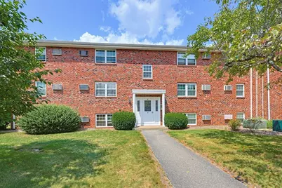 91 Pleasant St #D1, Medfield, MA 02052 - Photo 2