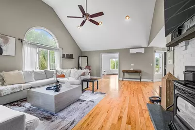 96 Fowler St, Upton, MA 01568 - Photo 8