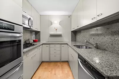 180 Beacon #15B, Boston, MA 02116 - Photo 8