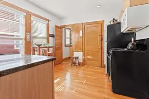 189 Savin Hill Ave, Boston, MA 02125 - Photo 8