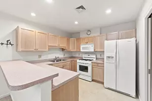 1068 Victoria St, New Bedford, MA 02745 - Photo 4