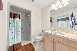 1068 Victoria St, New Bedford, MA 02745 - Photo 16