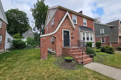 25 Essex St, Medford, MA 02155 - Photo 26