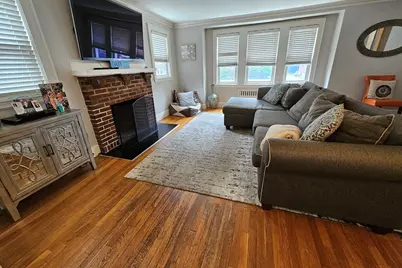 25 Essex St, Medford, MA 02155 - Photo 4