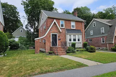 25 Essex St, Medford, MA 02155 - Photo 2