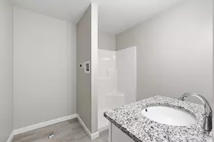 71 Pine St, Warren, MA 01083 - Photo 16