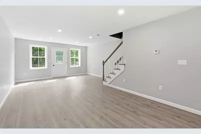 71 Pine St #B, Warren, MA 01083 - Photo 8