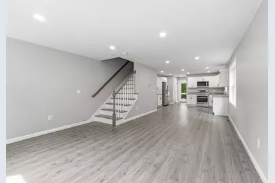 71 Pine St #B, Warren, MA 01083 - Photo 6