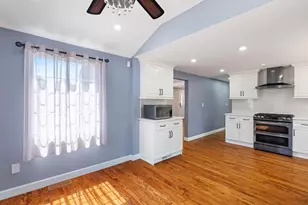 7 Fabens St, Saugus, MA 01906 - Photo 8