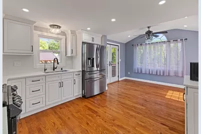 7 Fabens St, Saugus, MA 01906 - Photo 6