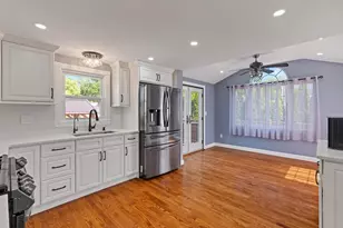 7 Fabens St, Saugus, MA 01906 - Photo 6