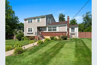 7 Fabens St, Saugus, MA 01906 - Photo 1