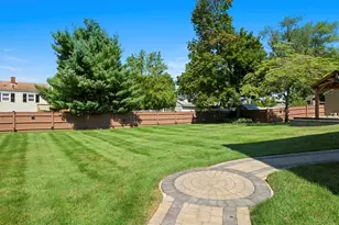 7 Fabens St, Saugus, MA 01906 - Photo 36